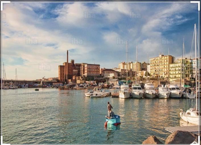 La Via Del Mare Bed & Breakfast Torre del Greco Exterior photo